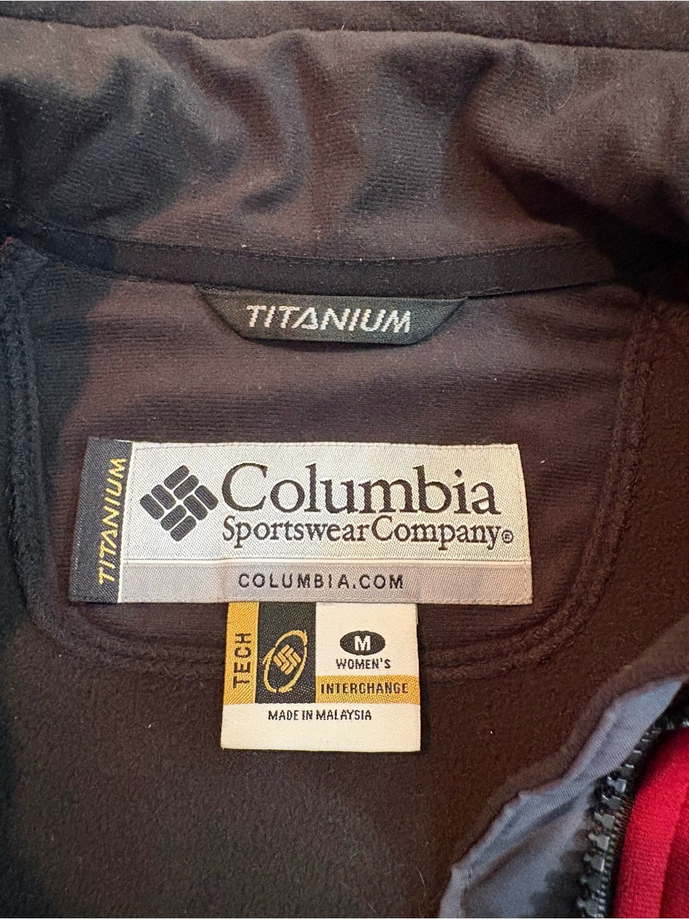 Columbia Titanium Red and Gray Softshell Jacket | Medium - Picture 7 of 13